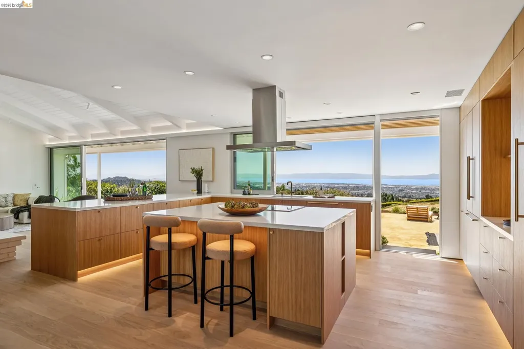 14001 Skyline Boulevard Oakland CA 94619