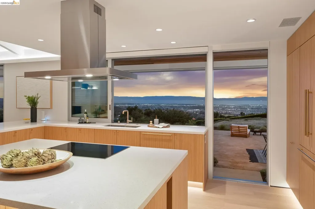 14001 Skyline Boulevard Oakland CA 94619
