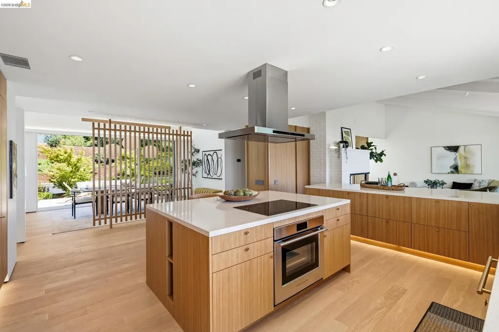 14001 Skyline Boulevard Oakland CA 94619