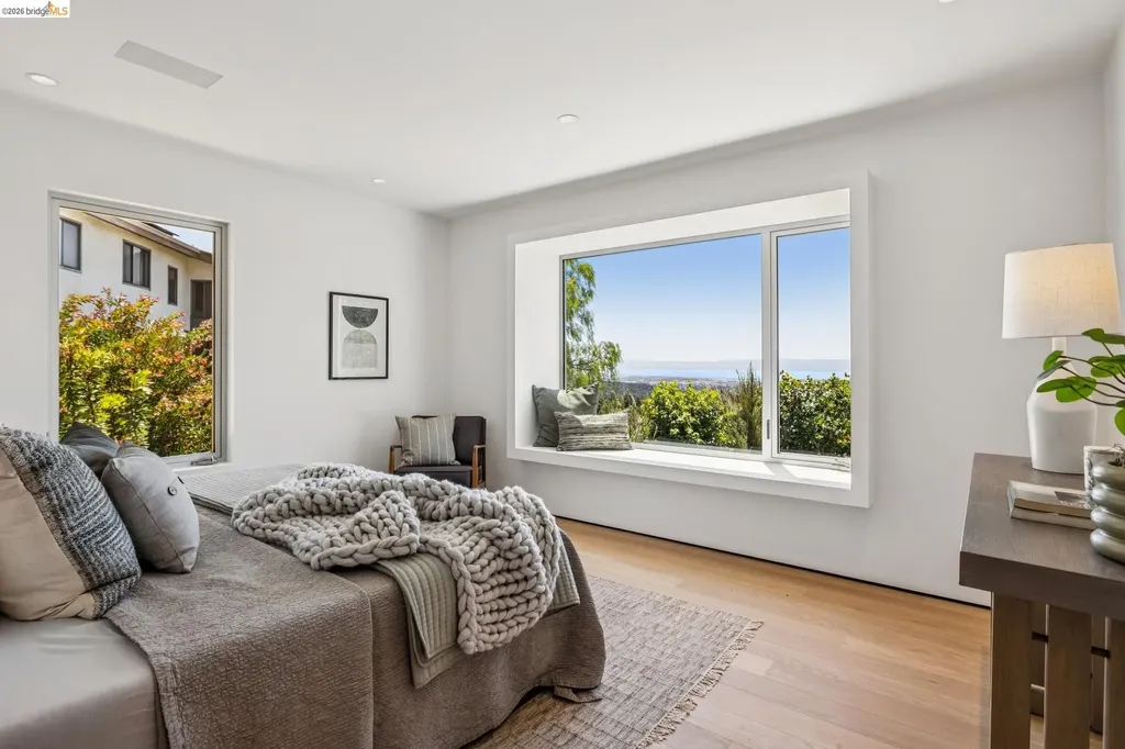 14001 Skyline Boulevard Oakland CA 94619