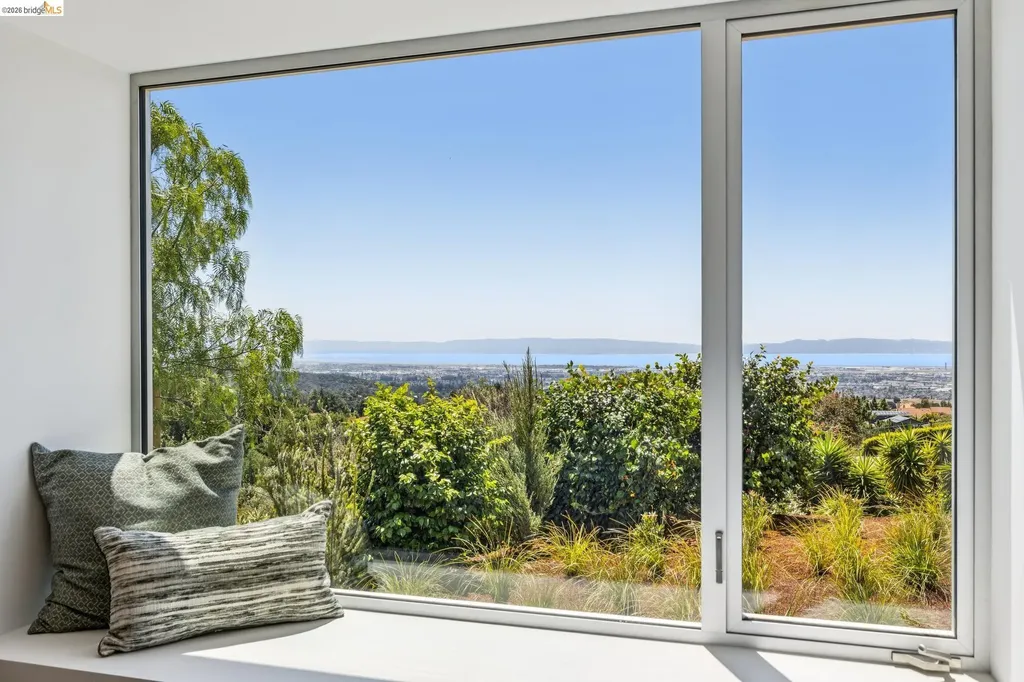 14001 Skyline Boulevard Oakland CA 94619