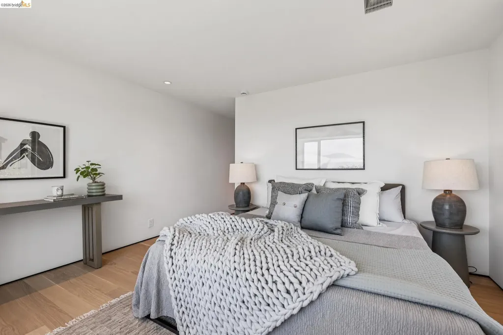 14001 Skyline Boulevard Oakland CA 94619