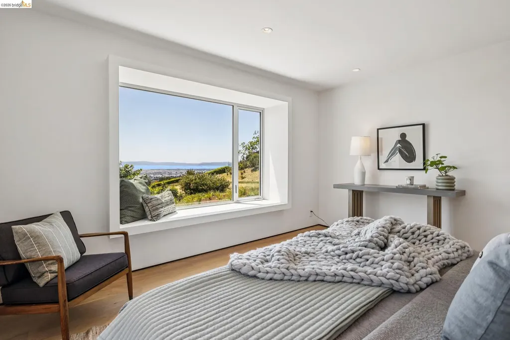 14001 Skyline Boulevard Oakland CA 94619