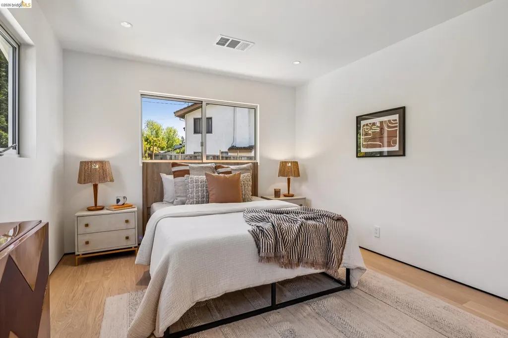 14001 Skyline Boulevard Oakland CA 94619
