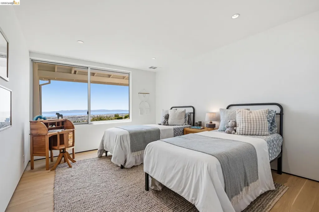 14001 Skyline Boulevard Oakland CA 94619