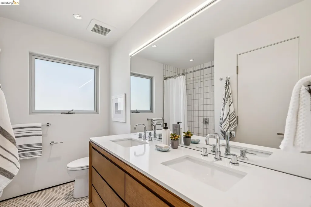 14001 Skyline Boulevard Oakland CA 94619