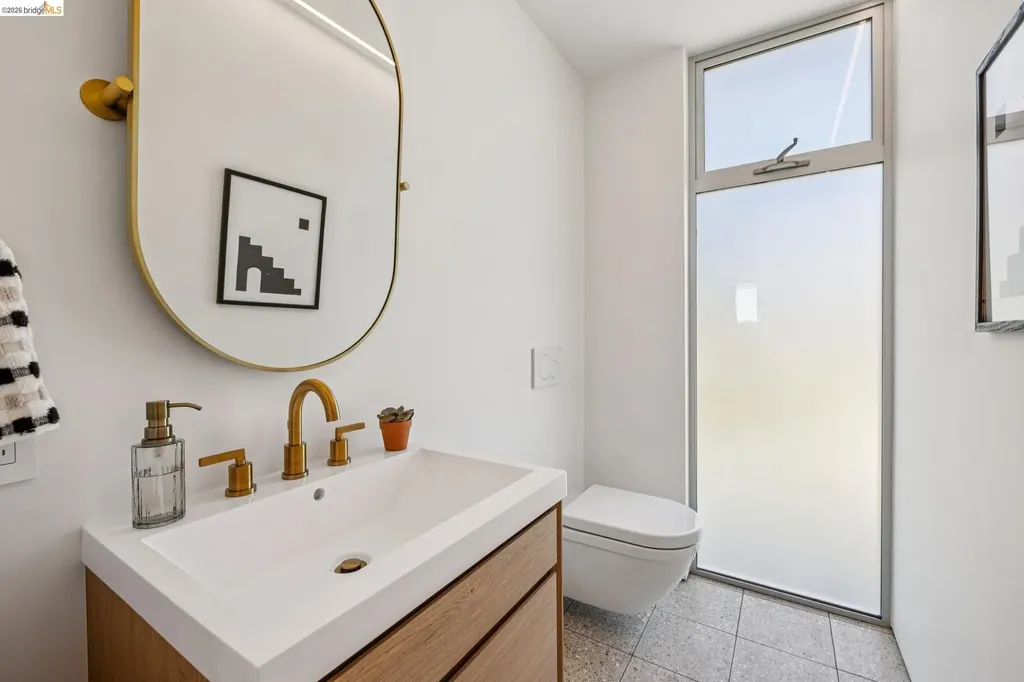 14001 Skyline Boulevard Oakland CA 94619
