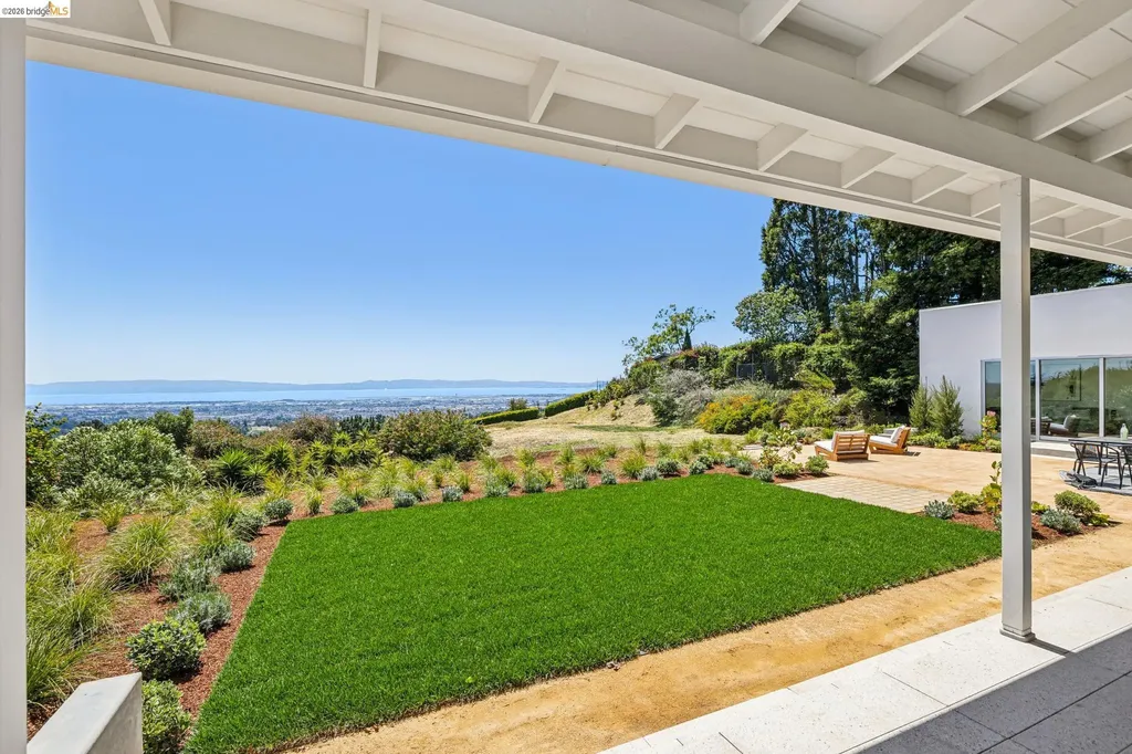 14001 Skyline Boulevard Oakland CA 94619