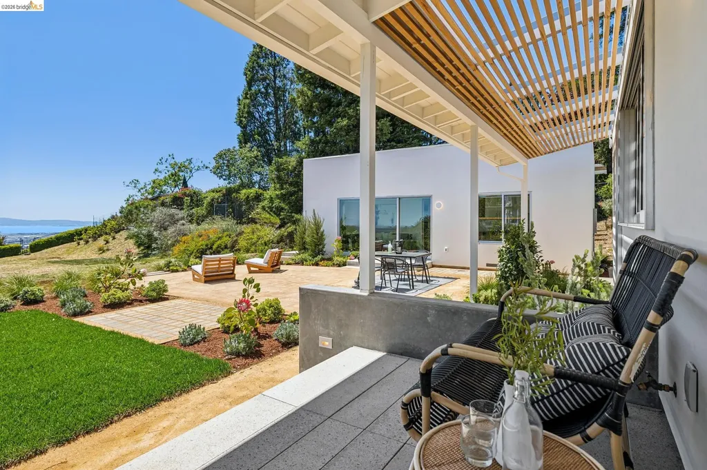 14001 Skyline Boulevard Oakland CA 94619