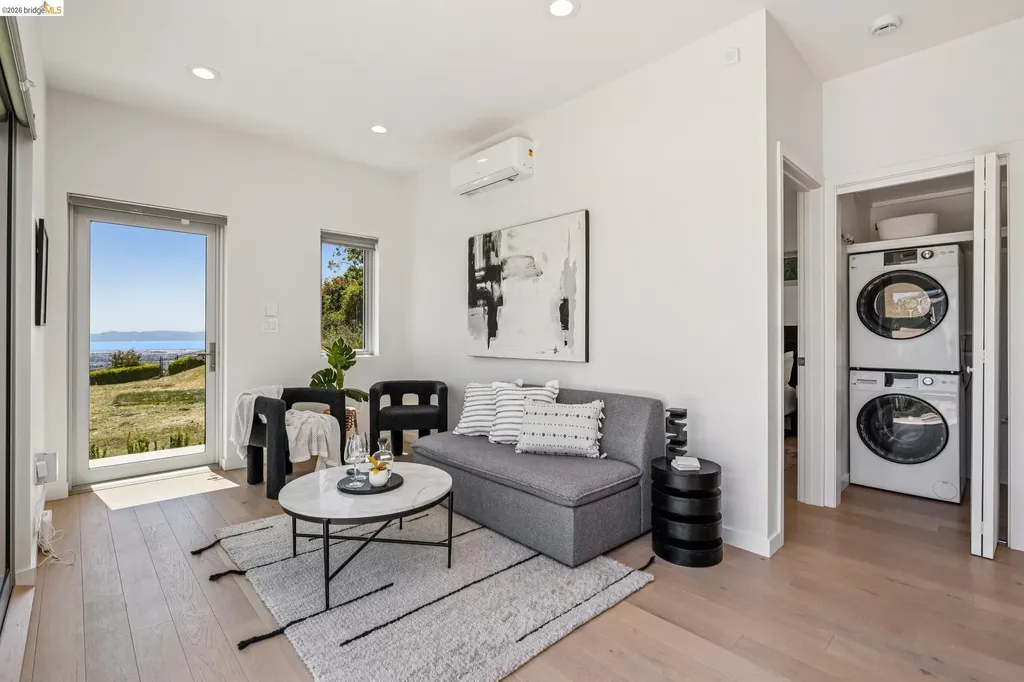14001 Skyline Boulevard Oakland CA 94619