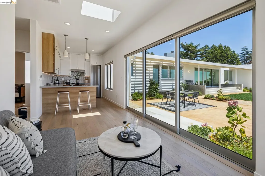 14001 Skyline Boulevard Oakland CA 94619