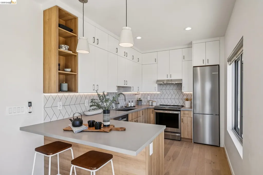 14001 Skyline Boulevard Oakland CA 94619