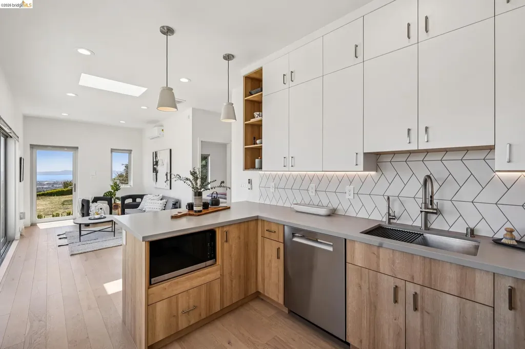 14001 Skyline Boulevard Oakland CA 94619