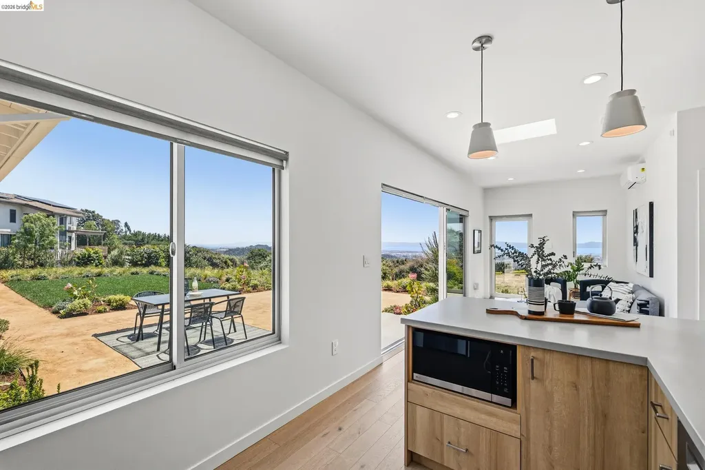 14001 Skyline Boulevard Oakland CA 94619