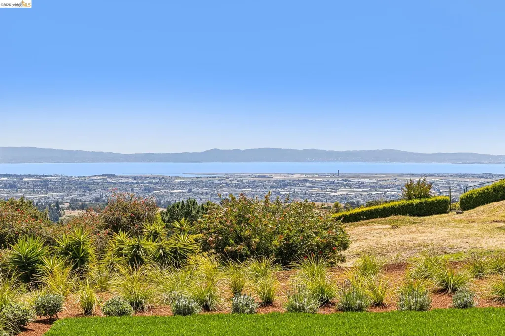 14001 Skyline Boulevard Oakland CA 94619