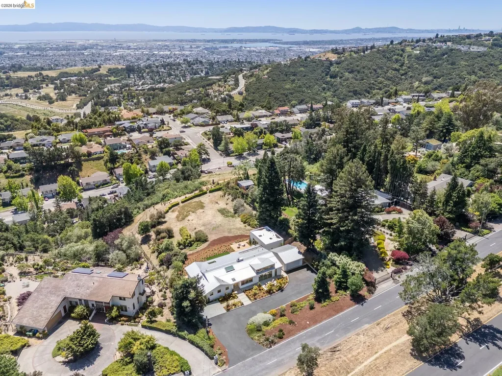 14001 Skyline Boulevard Oakland CA 94619