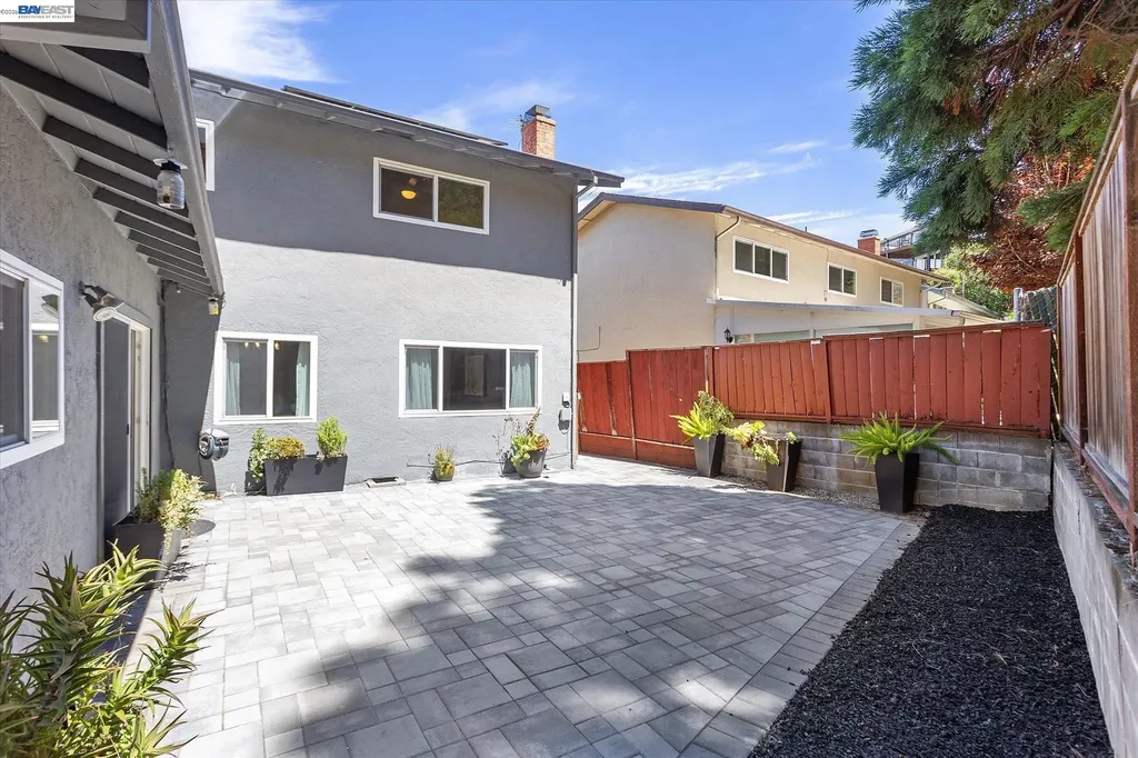 16683 Kildare Road Castro Valley CA 94578