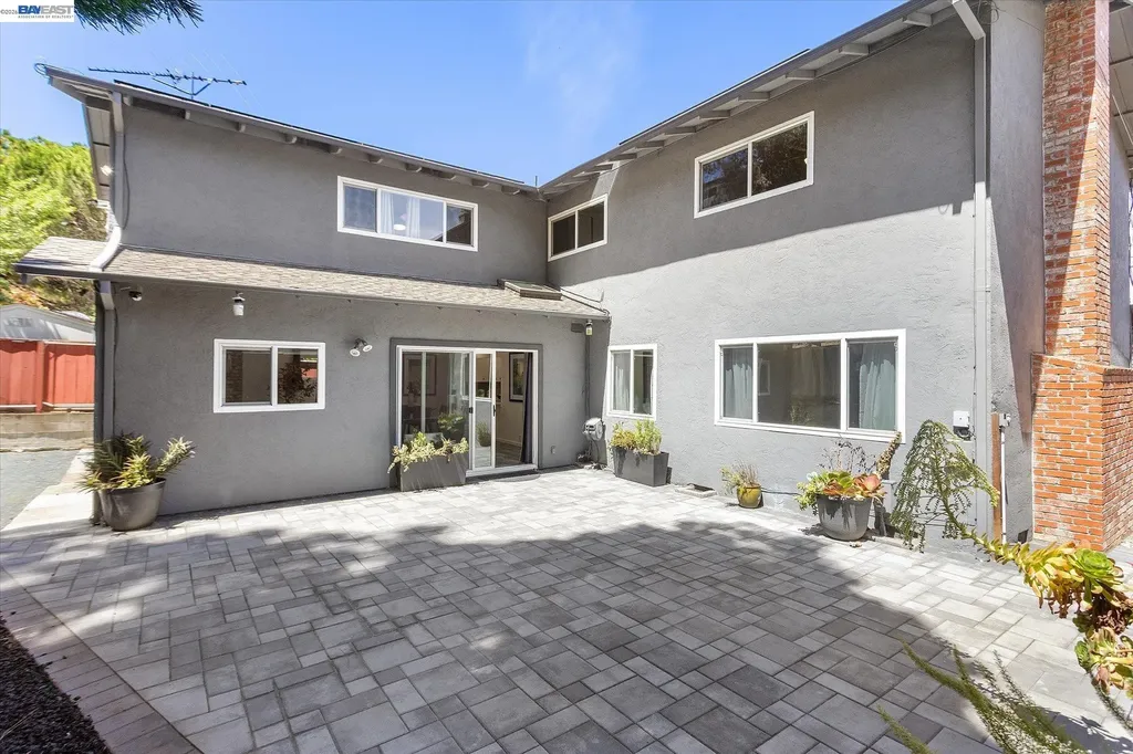 16683 Kildare Road Castro Valley CA 94578