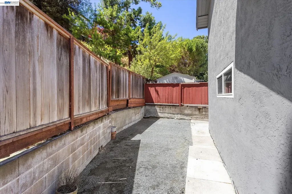 16683 Kildare Road Castro Valley CA 94578