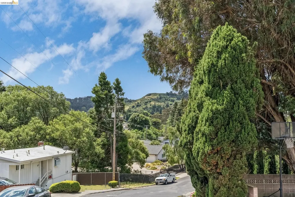4203 Garden Lane El Sobrante CA 94803