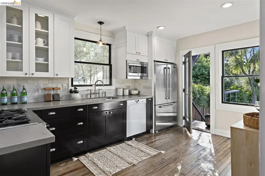 5945 Majestic Avenue Oakland CA 94605