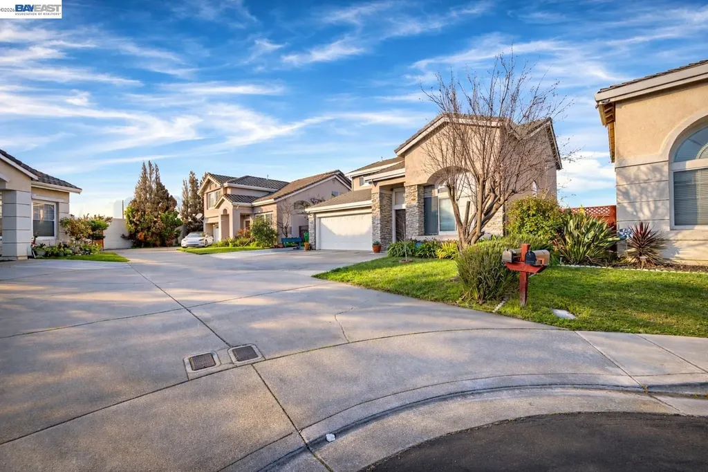 15100 Shining Star Lane San Leandro CA 94579