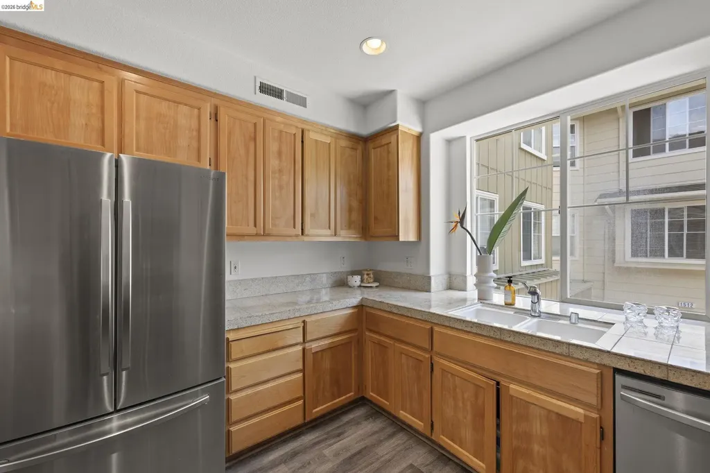 1524 Tucker Street Oakland CA 94603