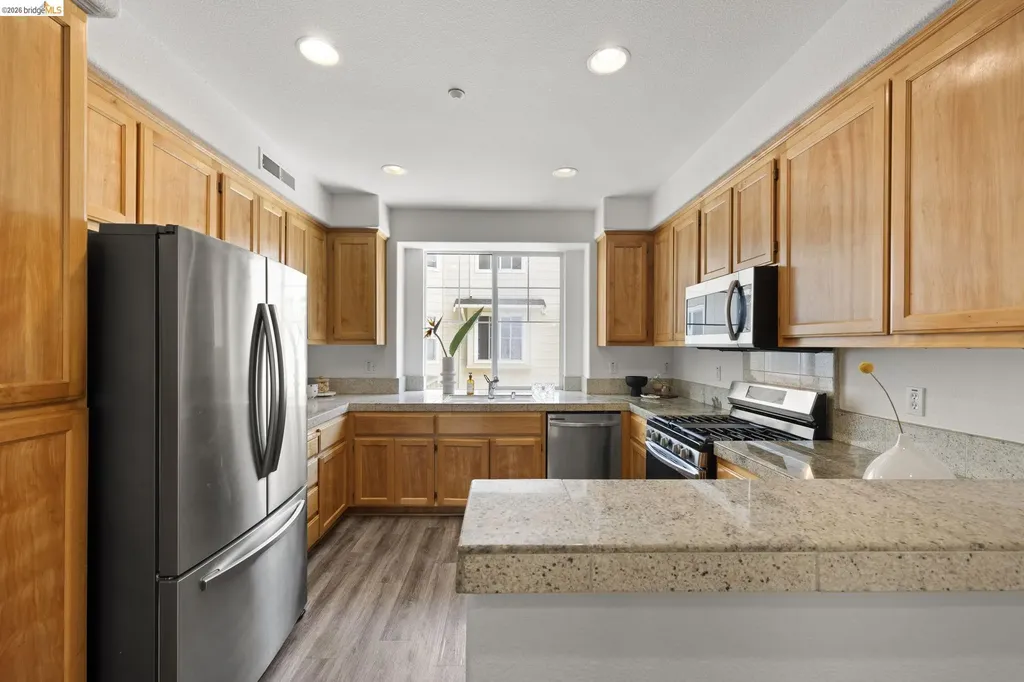 1524 Tucker Street Oakland CA 94603