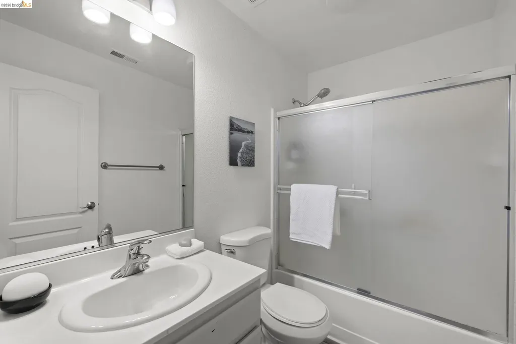 1524 Tucker Street Oakland CA 94603