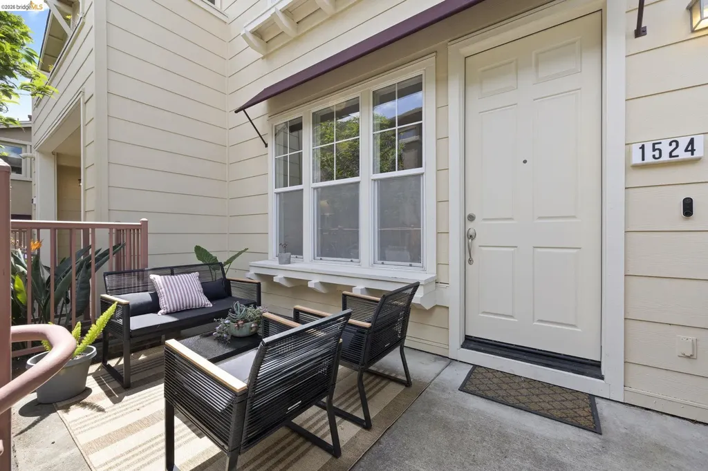 1524 Tucker Street Oakland CA 94603