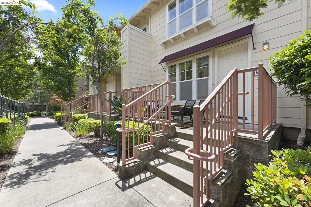 1524 Tucker Street Oakland CA 94603
