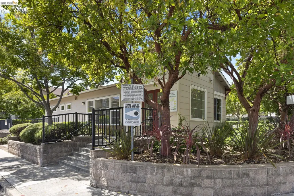 1524 Tucker Street Oakland CA 94603