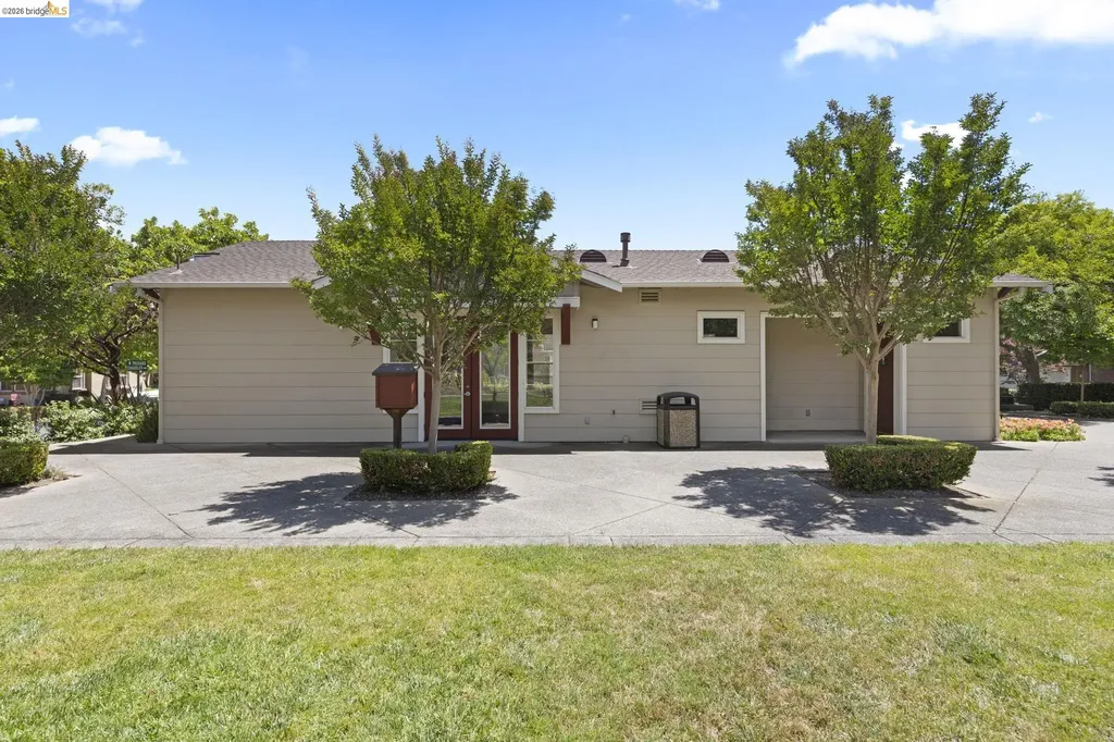 1524 Tucker Street Oakland CA 94603