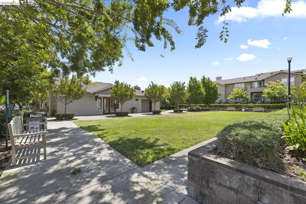 1524 Tucker Street Oakland CA 94603