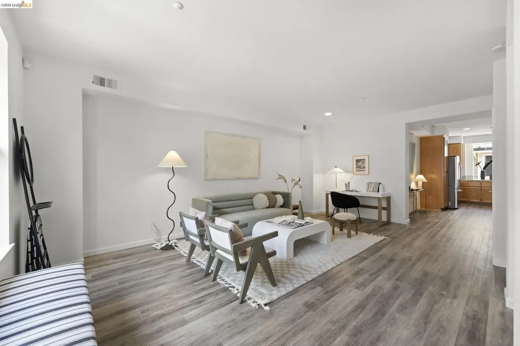 1524 Tucker Street Oakland CA 94603