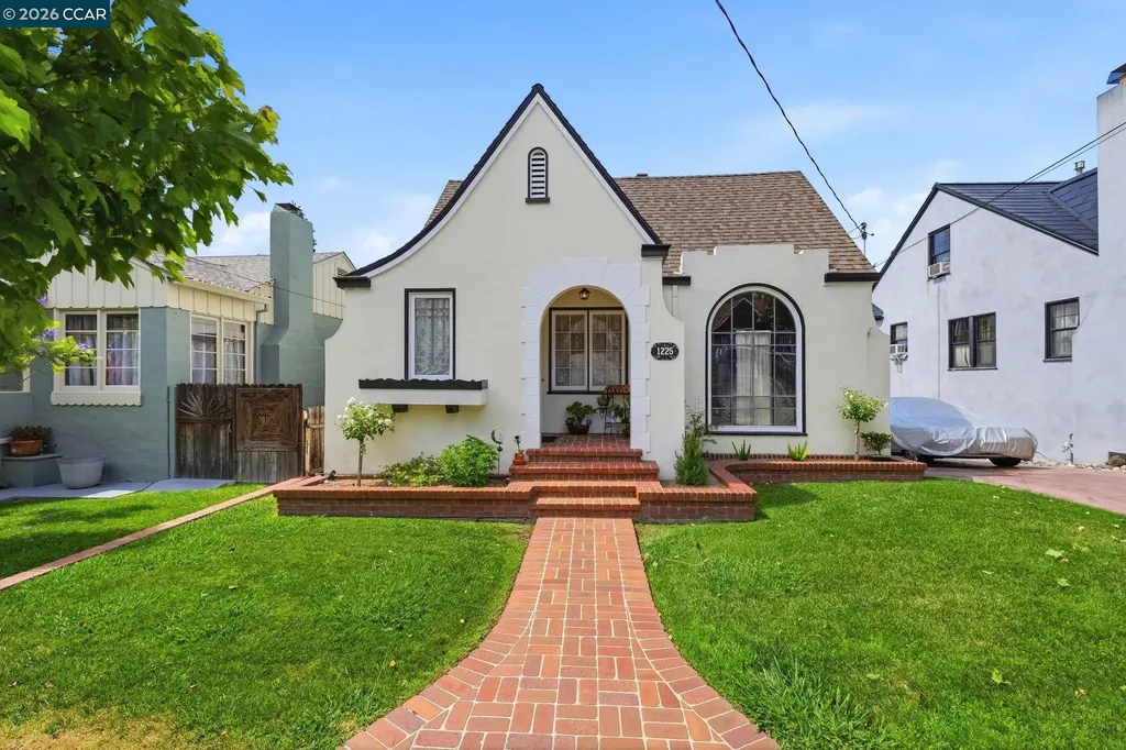 1225 Ulfinian Way Martinez CA 94553