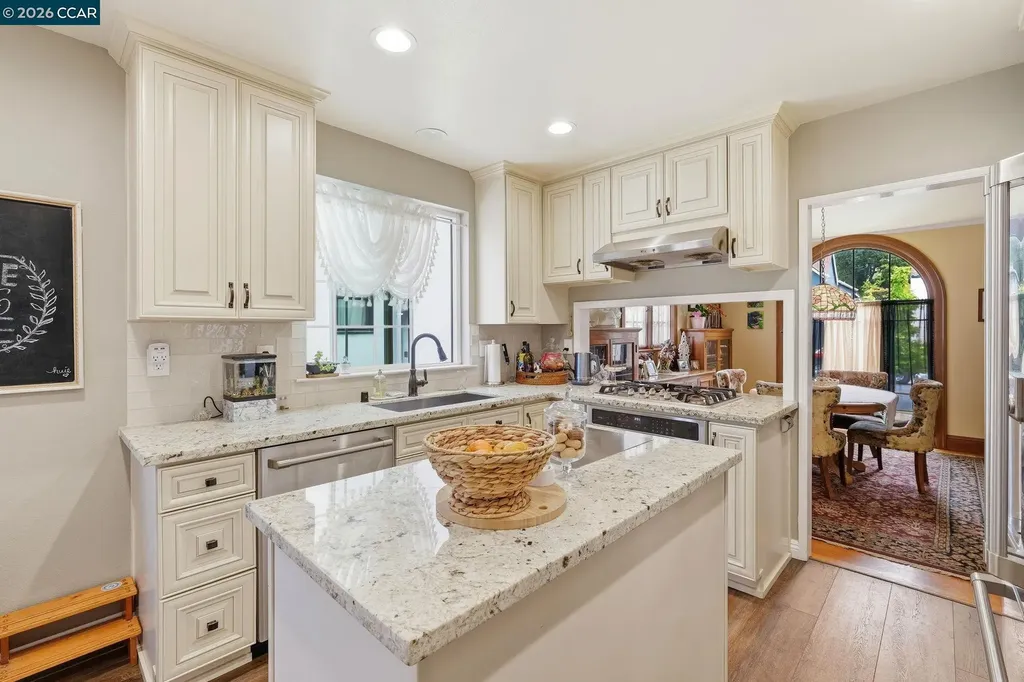 1225 Ulfinian Way Martinez CA 94553