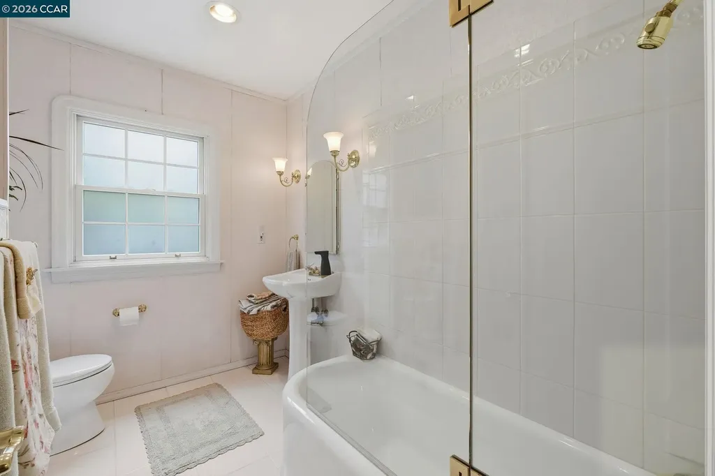 1225 Ulfinian Way Martinez CA 94553