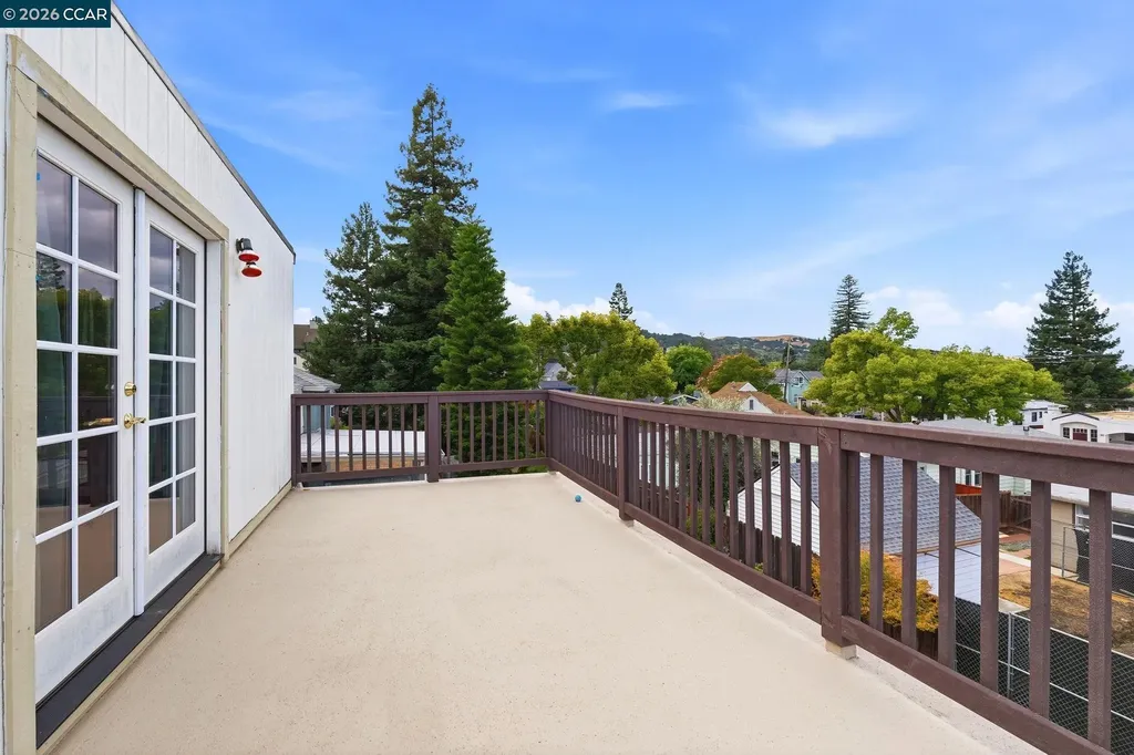 1225 Ulfinian Way Martinez CA 94553