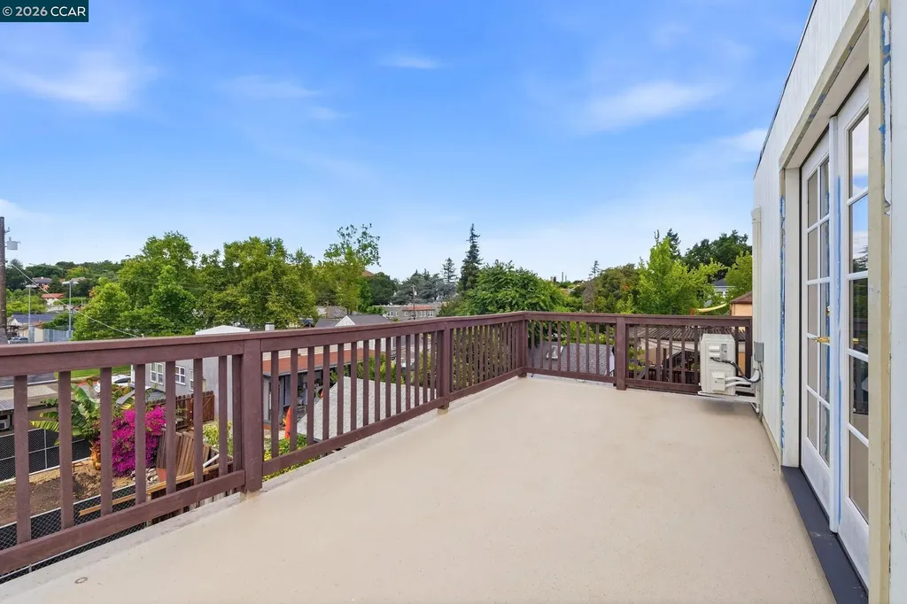 1225 Ulfinian Way Martinez CA 94553