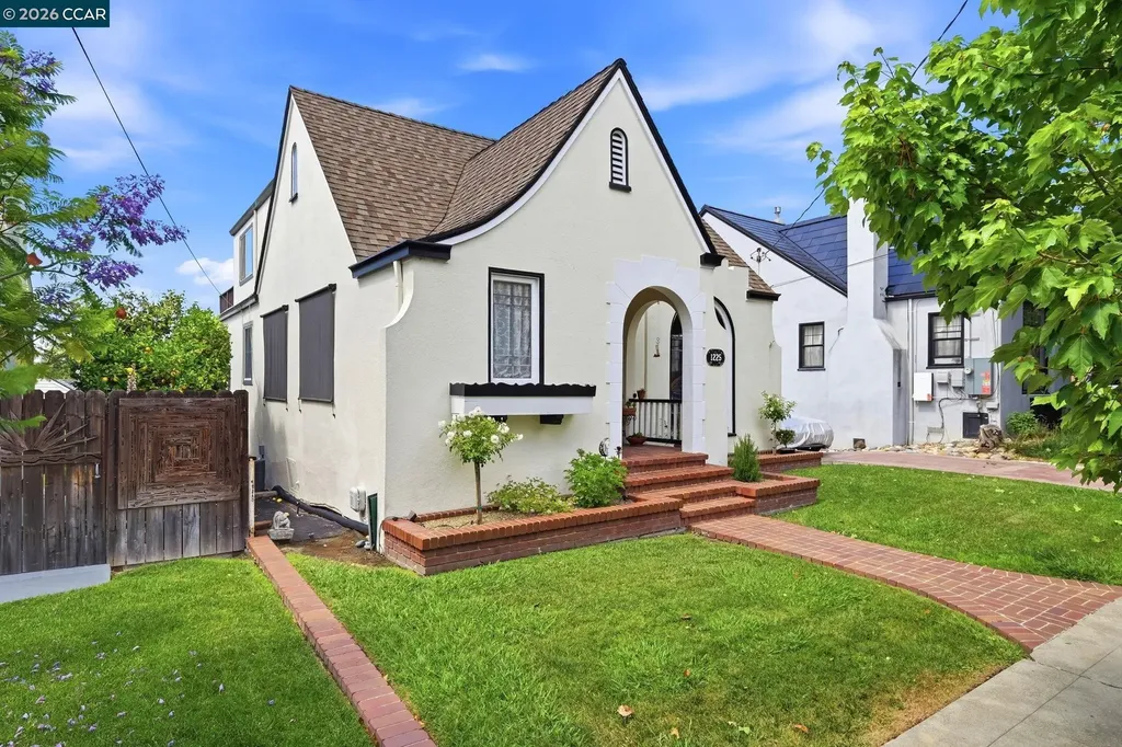 1225 Ulfinian Way Martinez CA 94553