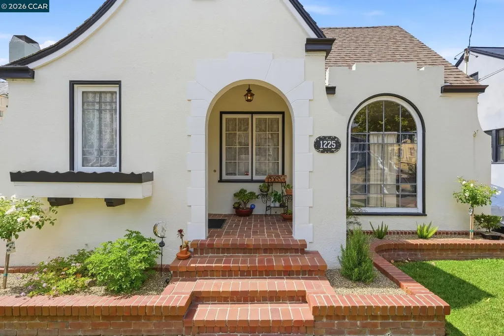 1225 Ulfinian Way Martinez CA 94553