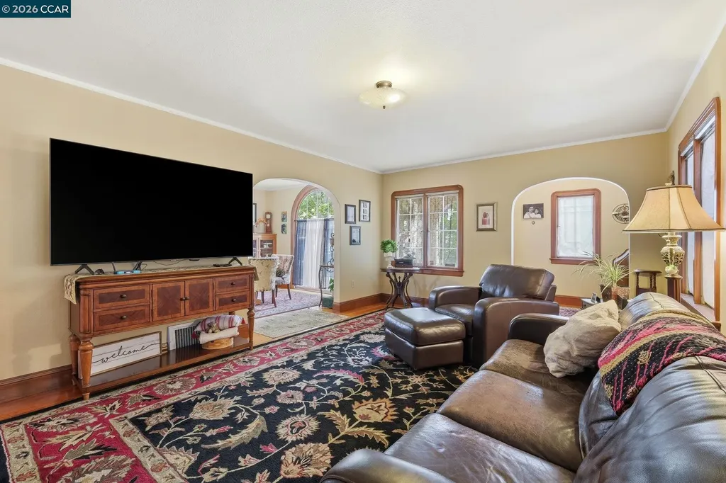 1225 Ulfinian Way Martinez CA 94553