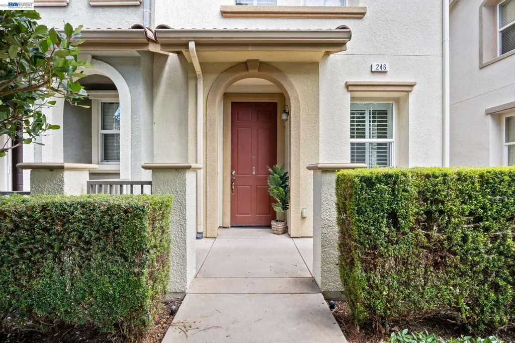 246 Sullivan Way Hayward CA 94541