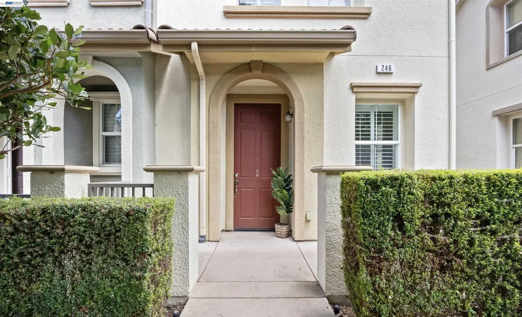 246 Sullivan Way Hayward CA 94541