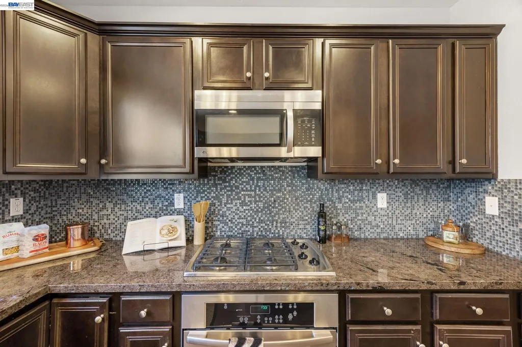 246 Sullivan Way Hayward CA 94541