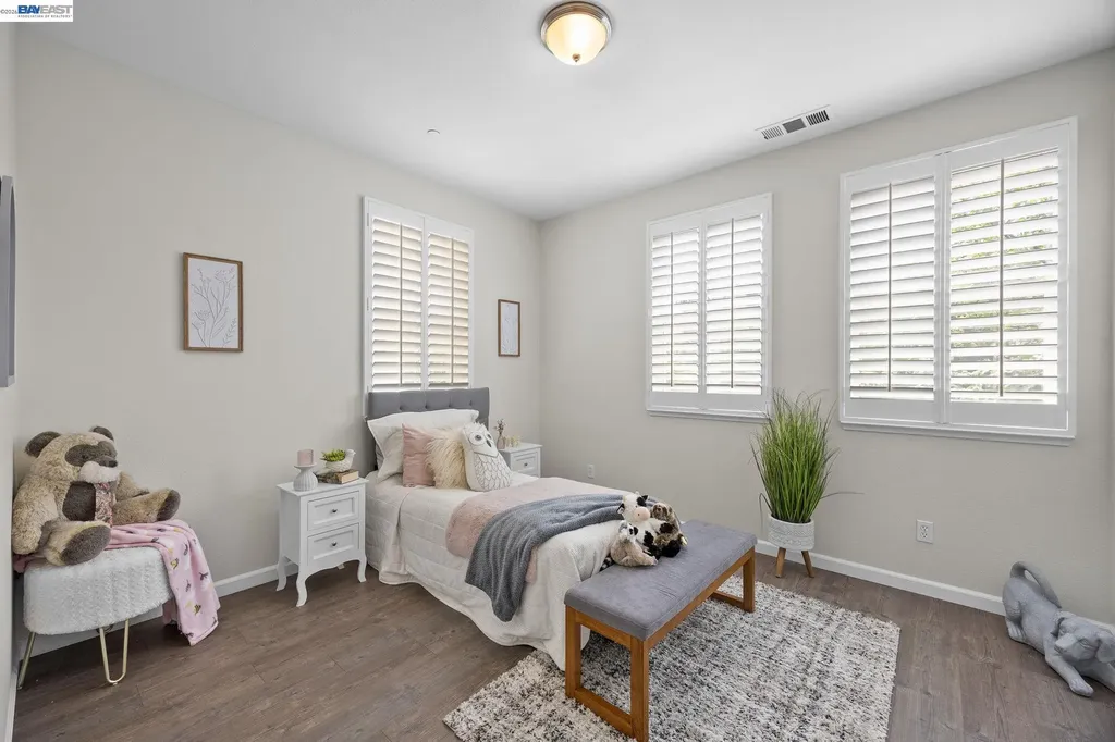 246 Sullivan Way Hayward CA 94541