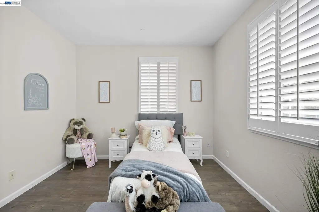 246 Sullivan Way Hayward CA 94541