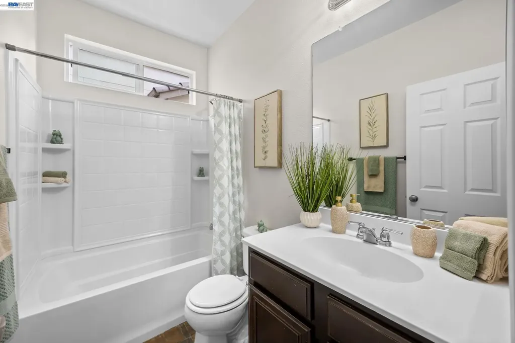 246 Sullivan Way Hayward CA 94541