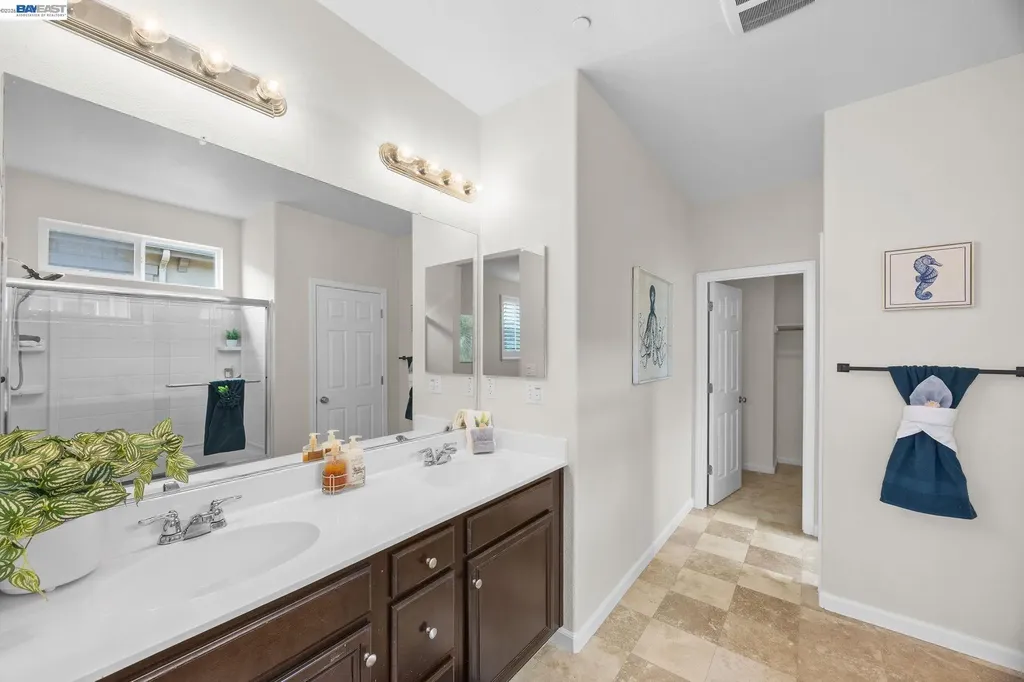 246 Sullivan Way Hayward CA 94541